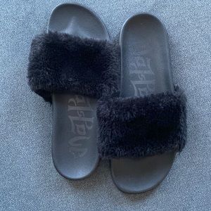 MadLove Faux Fur Black Slides